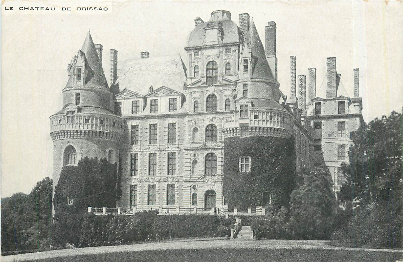 CPA LE CHATEAU DE BRISSAC