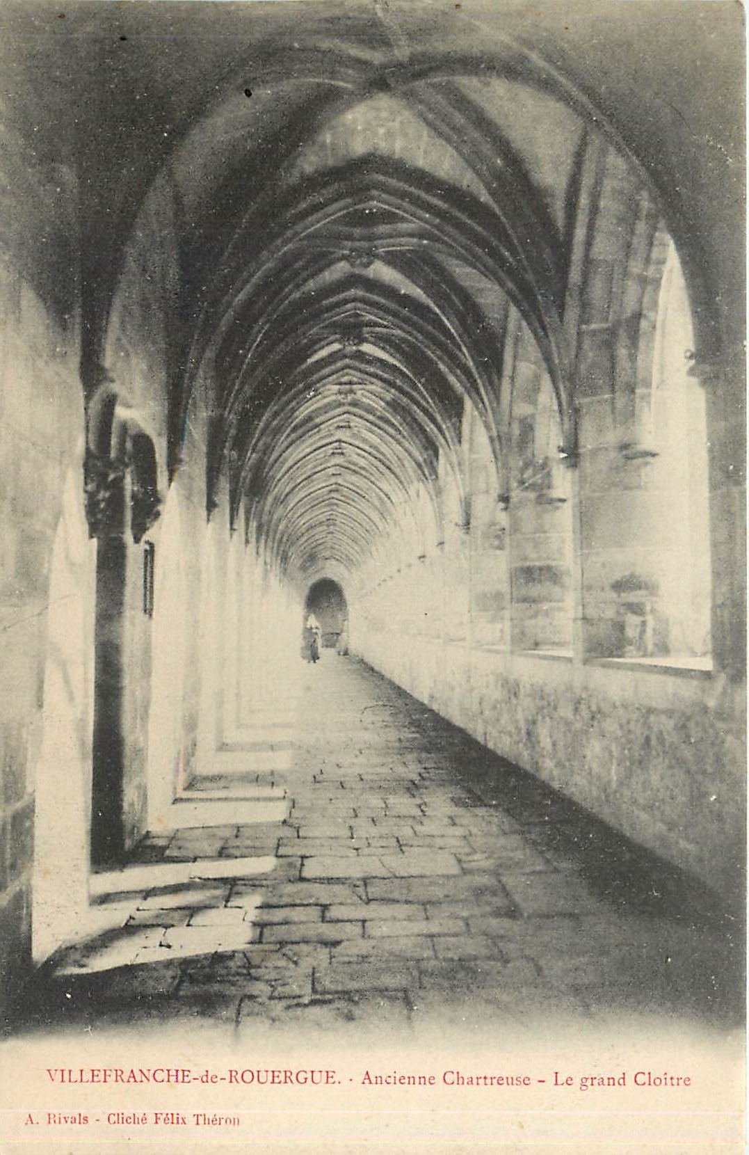 CPA VILLEFRANCHE DE ROUERGUE-Le grand Refectoire