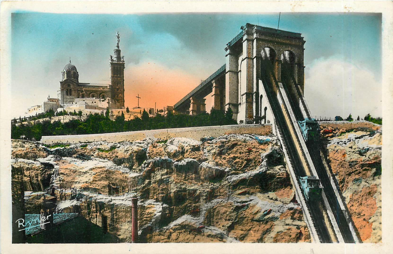 CPA MARSEILLE-Notre Dame de la Garde et son Ascenseur