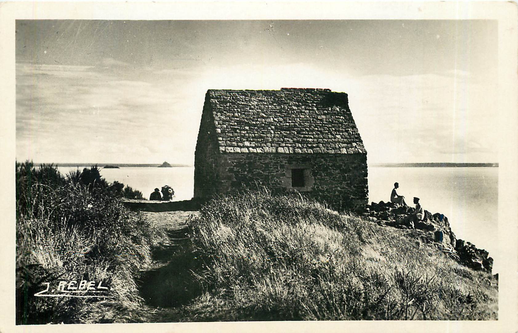 La Cabane Vauban — vue sur le Mont St-Michel et Tomblain — J. Rebel