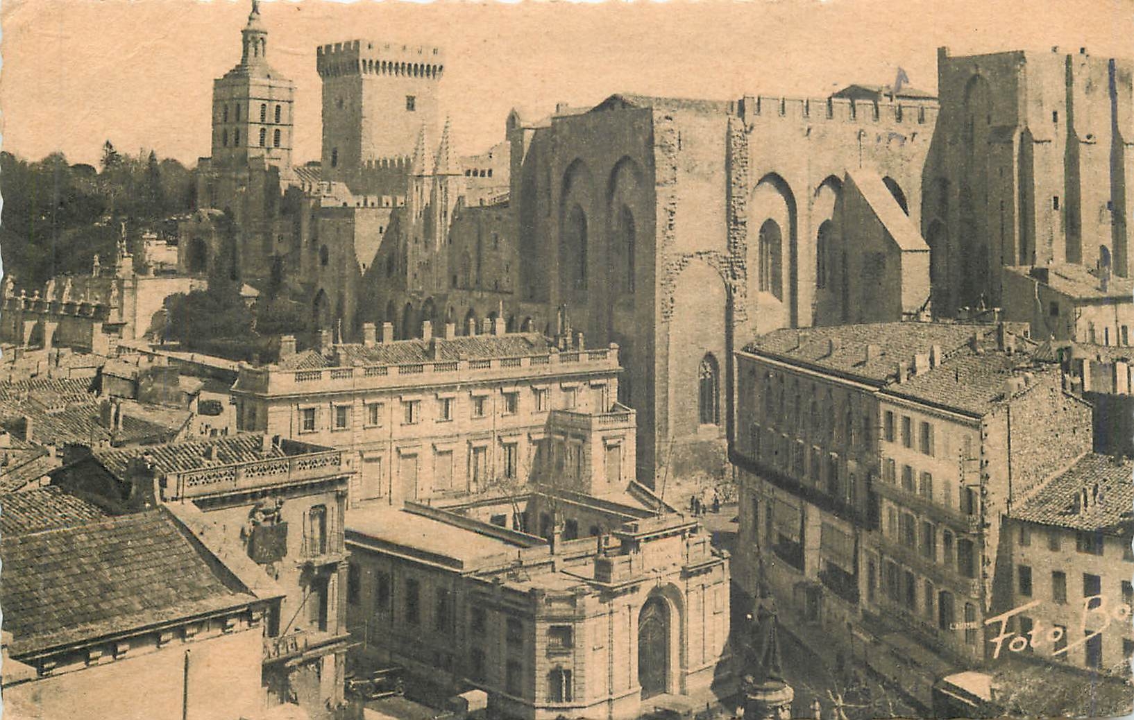 CPA AVIGNON-palais des Ppes et Bnques de France-Vue prise de la Tour Jacquemart