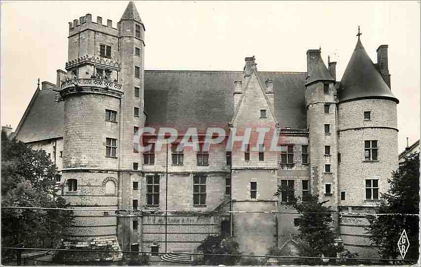 CPM BOURGES (Cher)-LE Palais Jacques-Coeur (Xve s)-La façade Occidentale et la Tour du Tresor