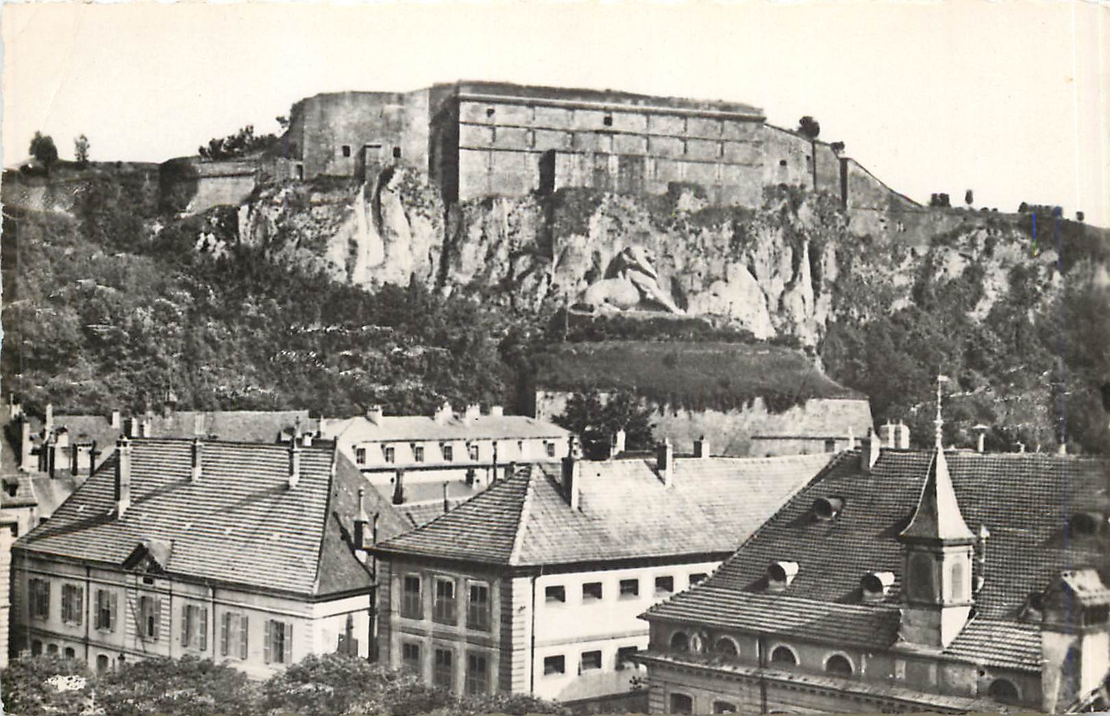 CPA belfort-Le Chateau et le Lion