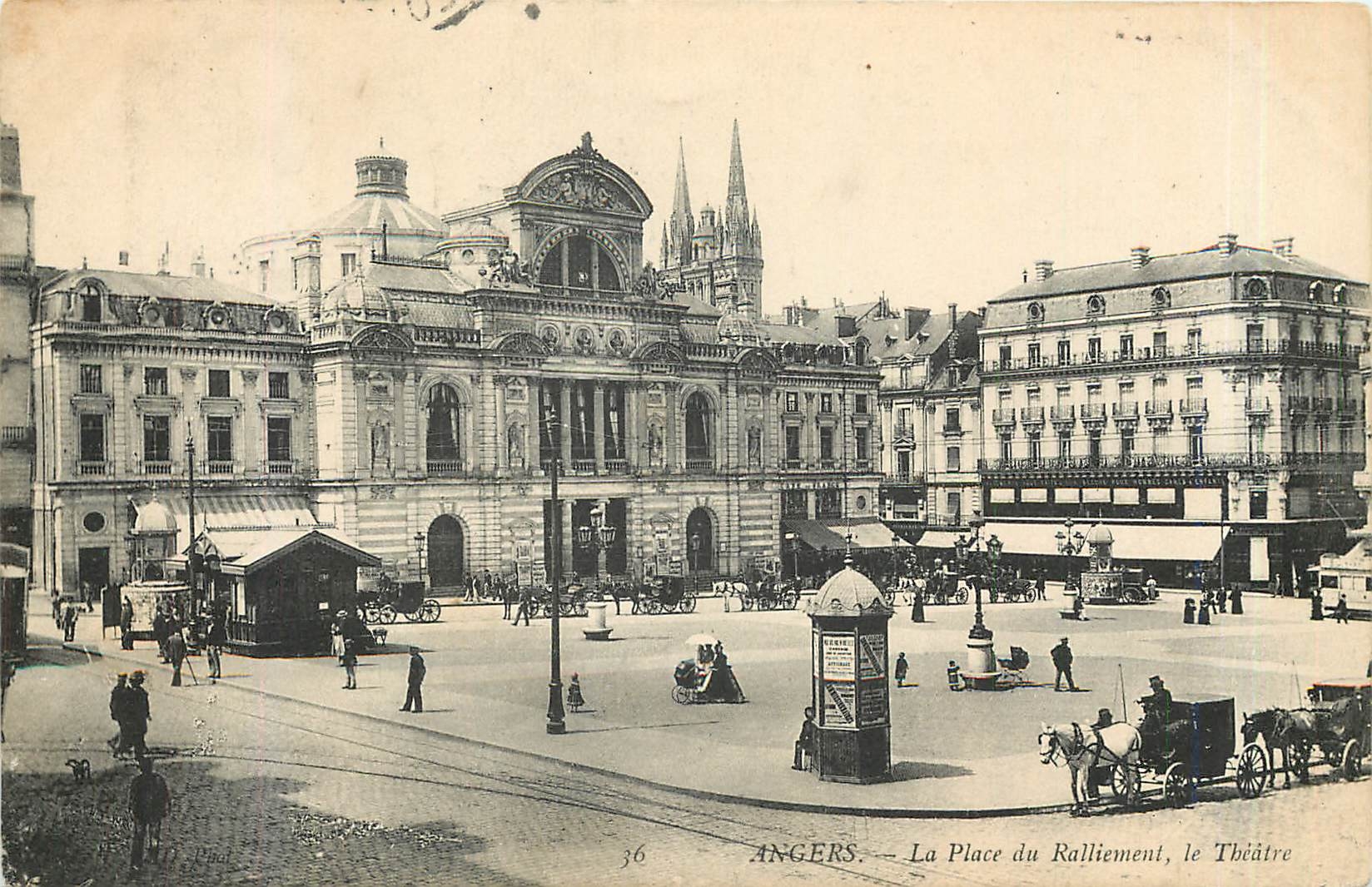 CPA ANGERS-La Place du alliement'Le Theatre