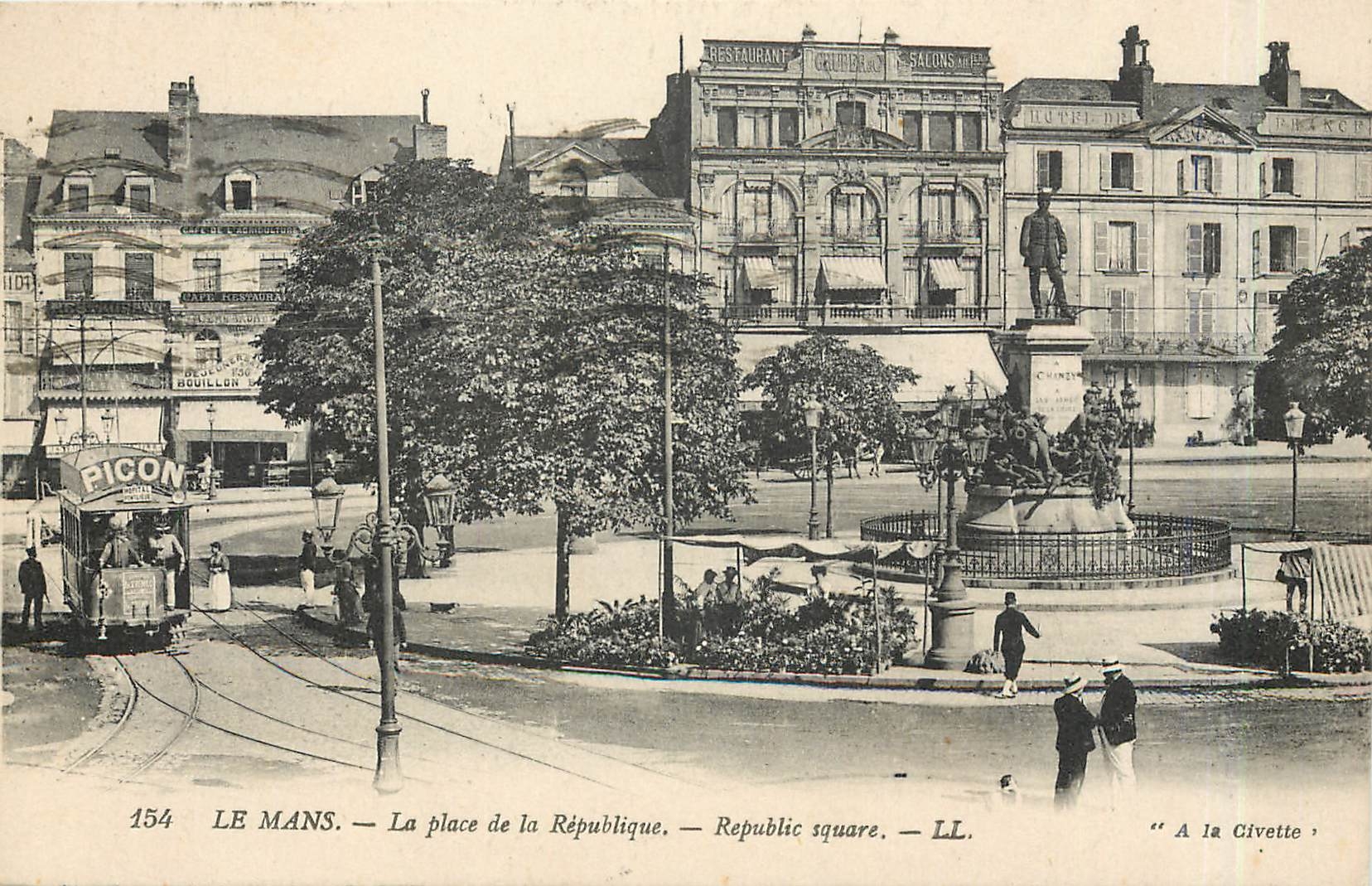CPA LE MANS-Place de la Republique Tramway