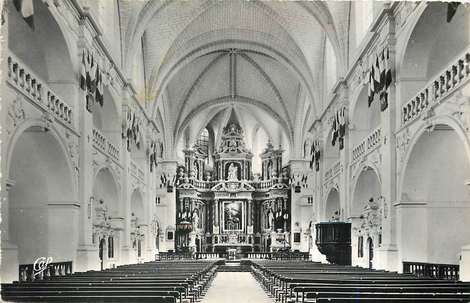 CPA LA FLECHE-L'interieur de l'Eglise St Louis