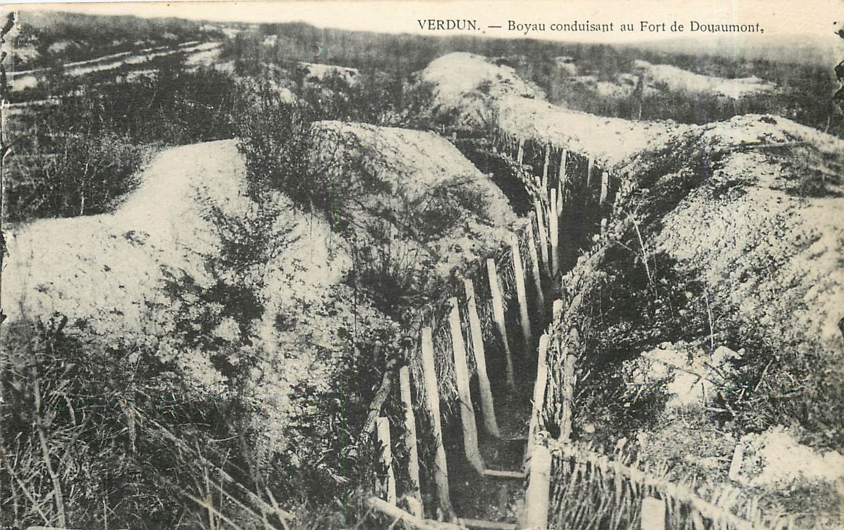 CPA VERDUN - Boyau conduisant au Fort Douaumont