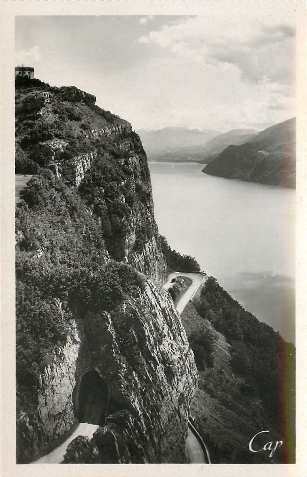 CPA AIX-LES-BAINS La route de la Chambotte et le Lac du Bourget