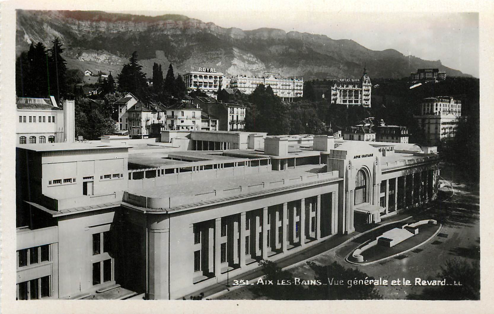 CPA AIX-LES-BAINS Vue générale et Le Revard