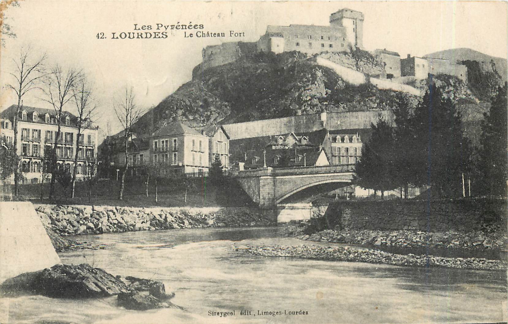 CPA LOURDES - Le Château Fort