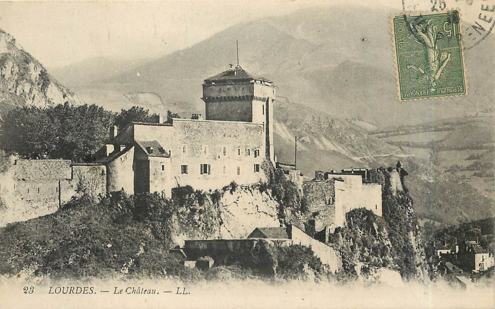 CPA LOURDES - Le Château