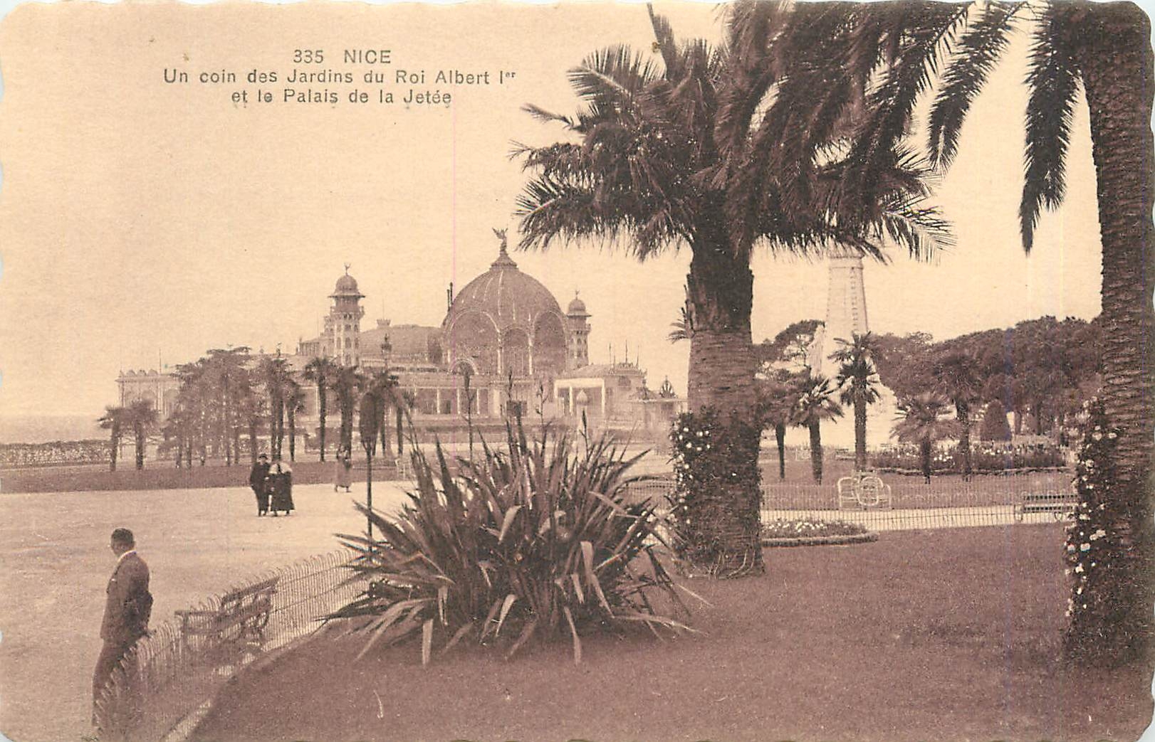 CPA NICE - Un coin des Jardins du Roi Albert 1er et le Palais de la Jetée