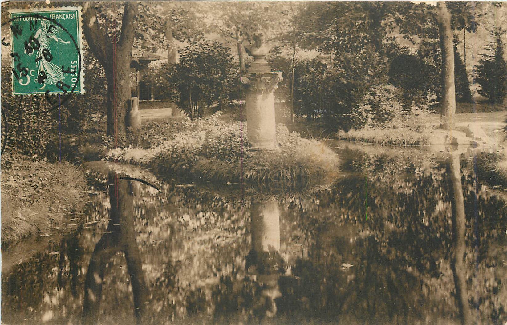 CPA VIENNE - Un coin du Jardin Public