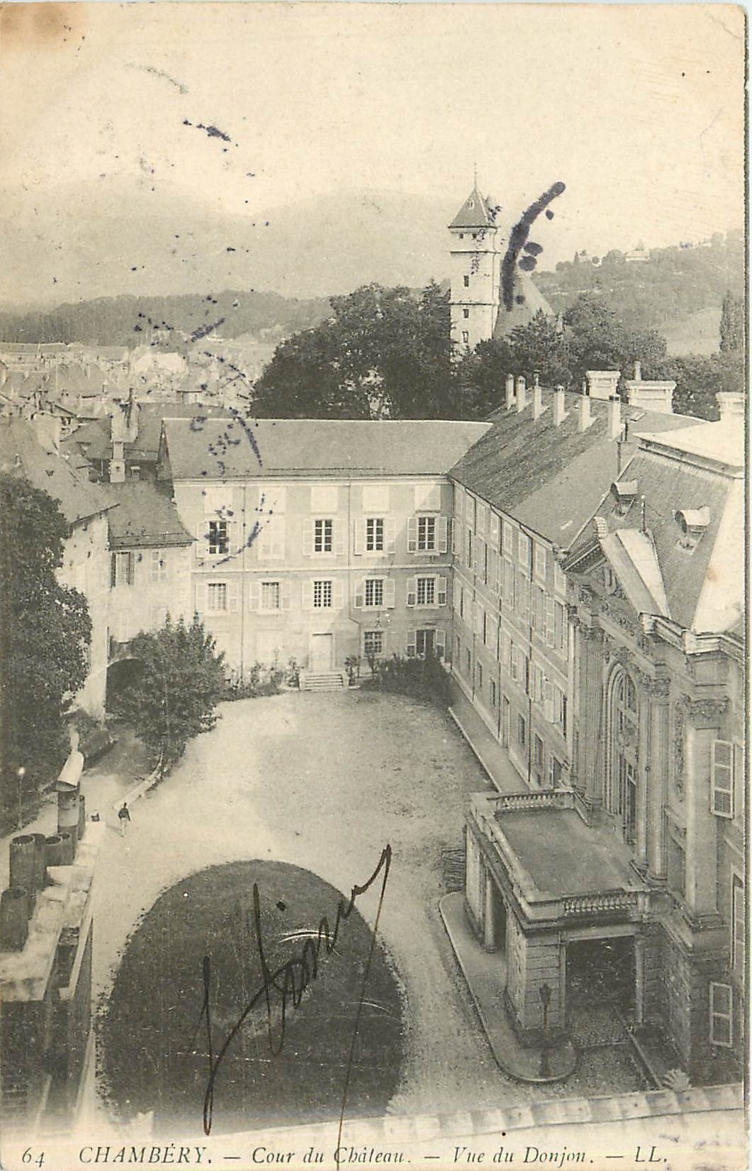 CPA CHAMBERY - Cour du Château - Vue du Donjon
