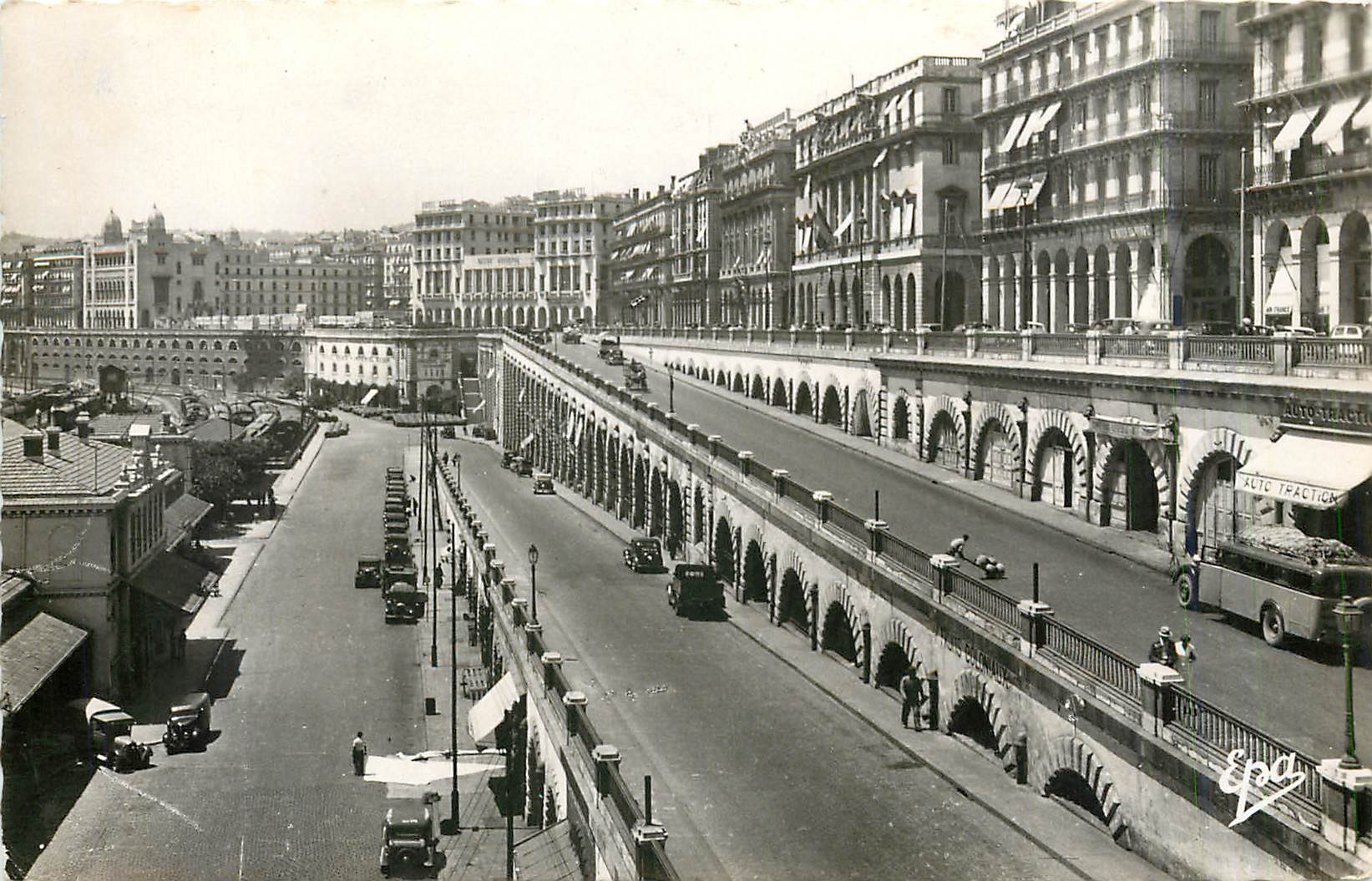 CPM Alger - Boulevard Carnot les Rampes et la préfecture