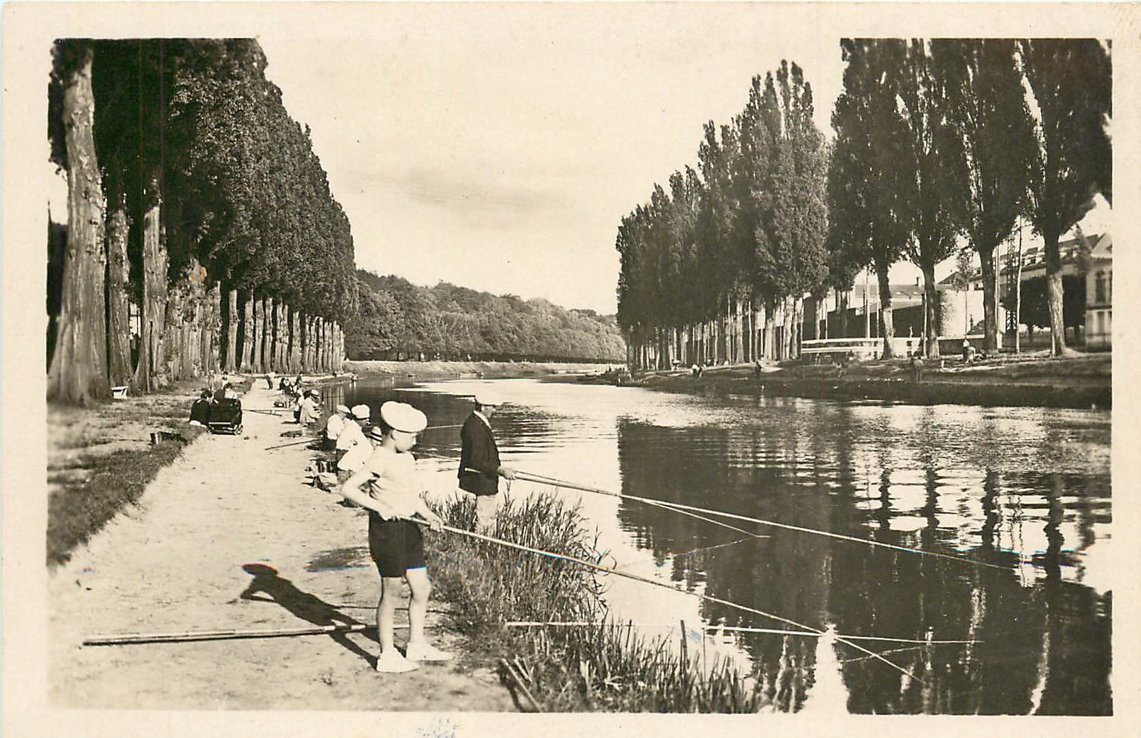 CPA MELUN (S.-et-M) Ouverture de la Pêche Peche Pecheur