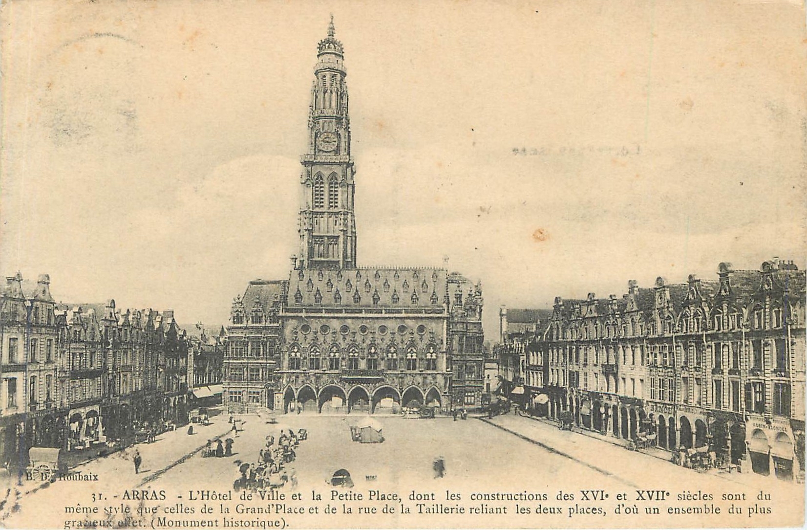 CPA ARRAS L'Hotel de ville et la Petite Place