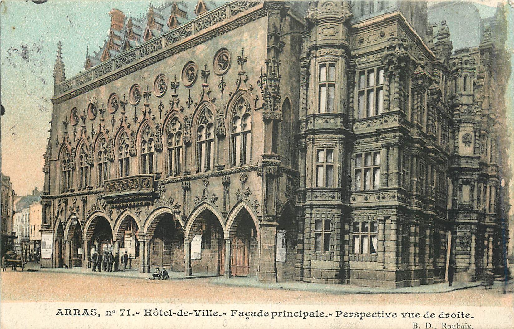 CPA ARRAS n°71 - Hotel de Ville - Façade principale- Perspective vue de droite