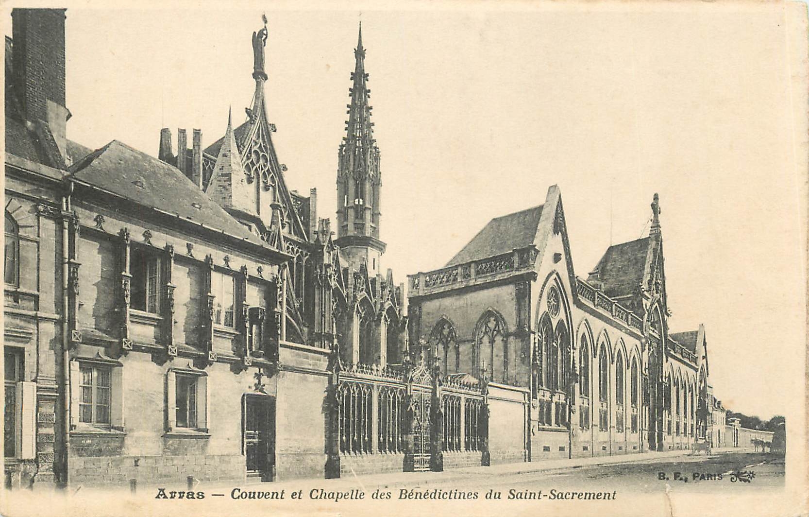 CPA Arras - Couvent et Chapelle des Bénédictines du Saint-Sacrement