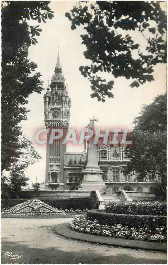 CPM CALAIS - L'Hotel de Ville vu du Parc St-Pierre
