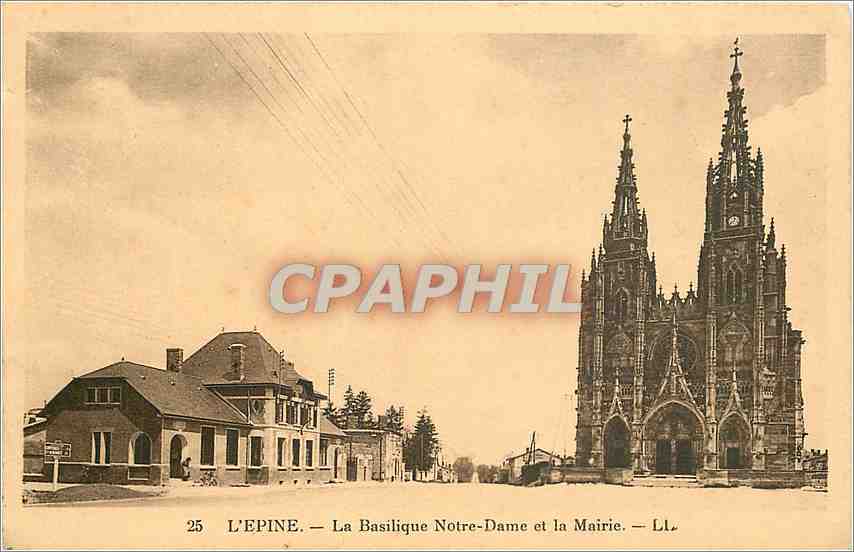 CPA L'Epine la Basilique Notre Dame et la Mairie 