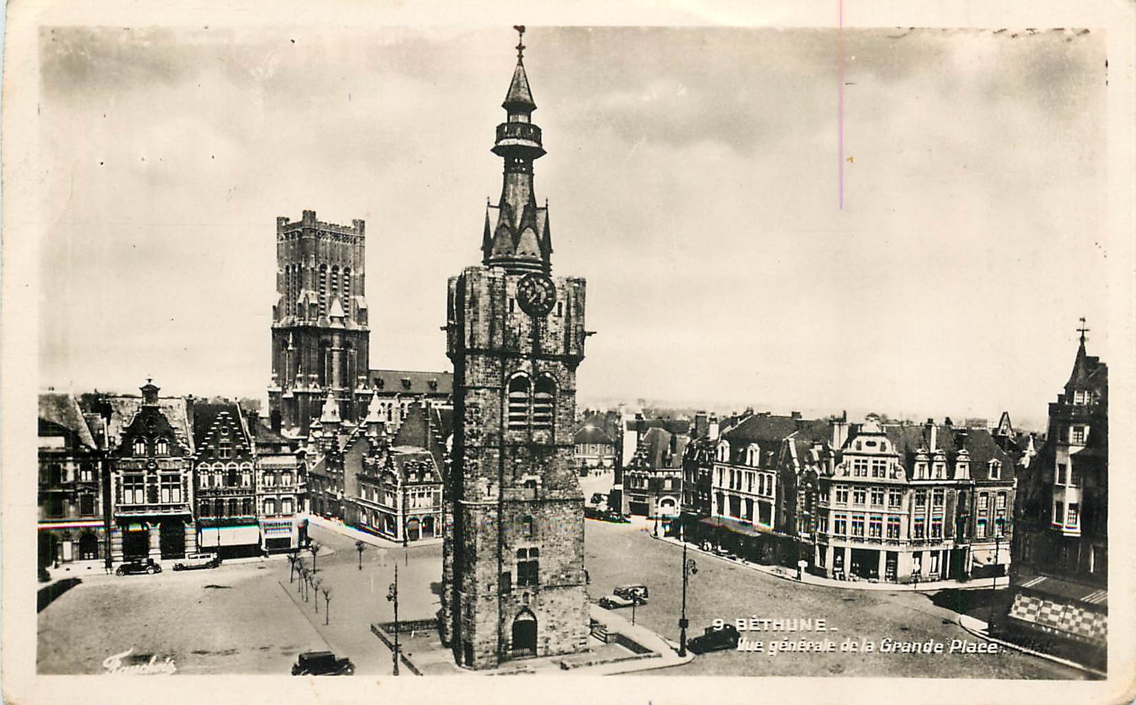 CPA Bethune vue generale de la Grande place 