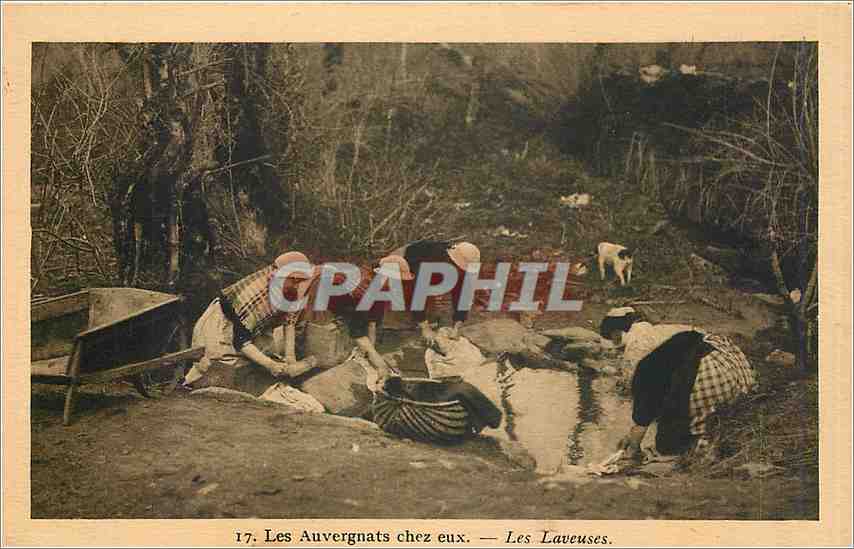 CPA Les Auvergnats chez eux les Laveuses 