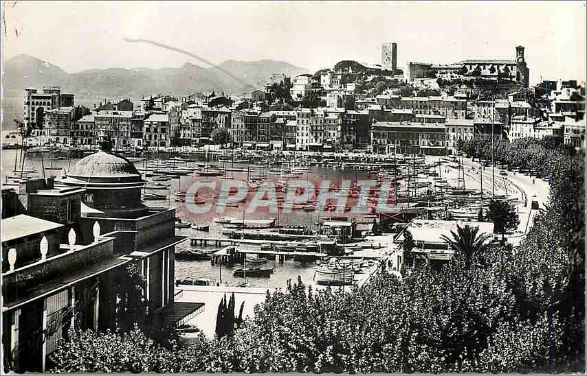 CPM La Cote d'Azur Cannes le Casino Municipal le Port les Allees le Quai Saint Pierre et le Suquet 