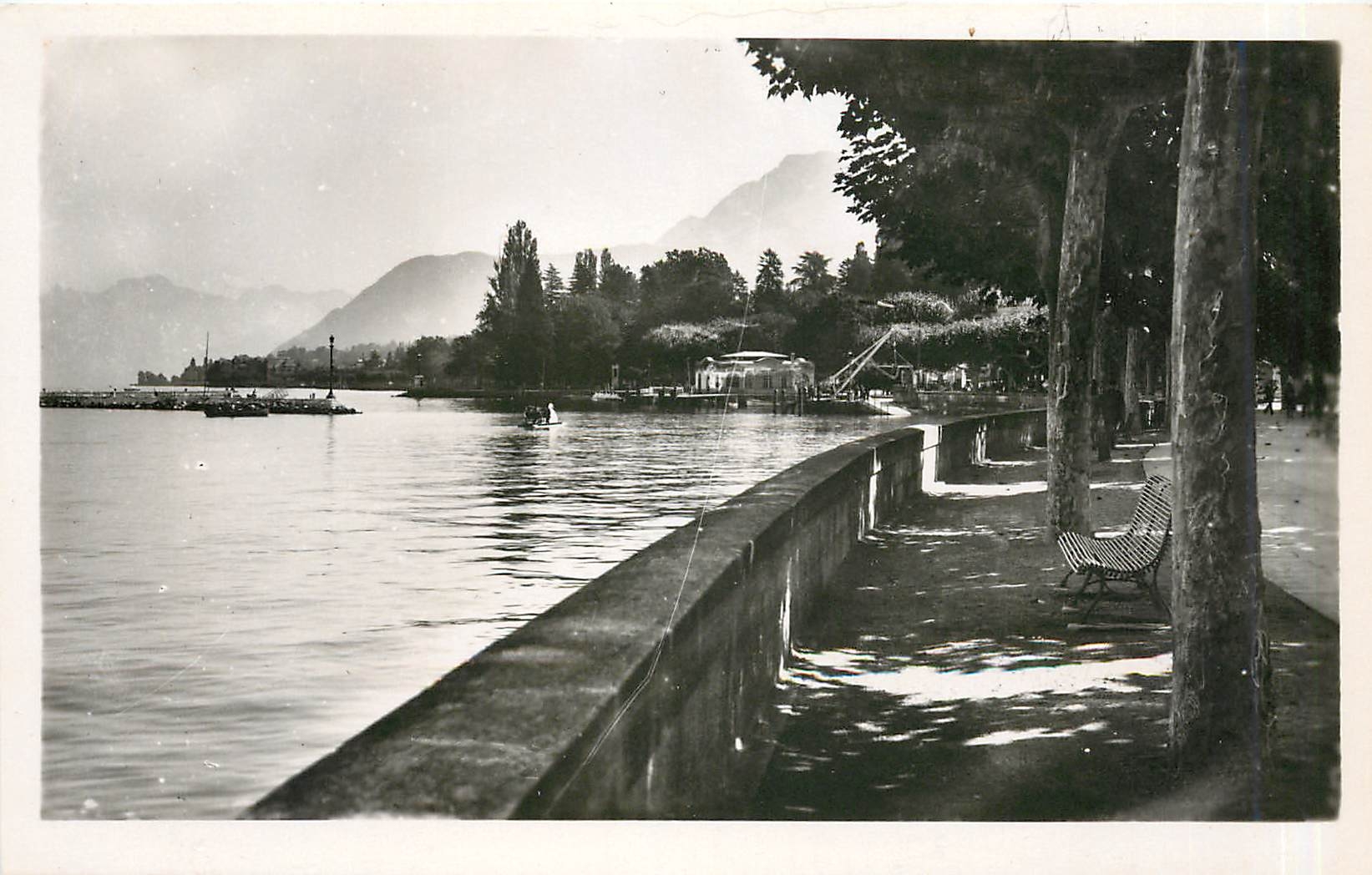 CPA Evian les Bains Haute Savoie la Promenade 