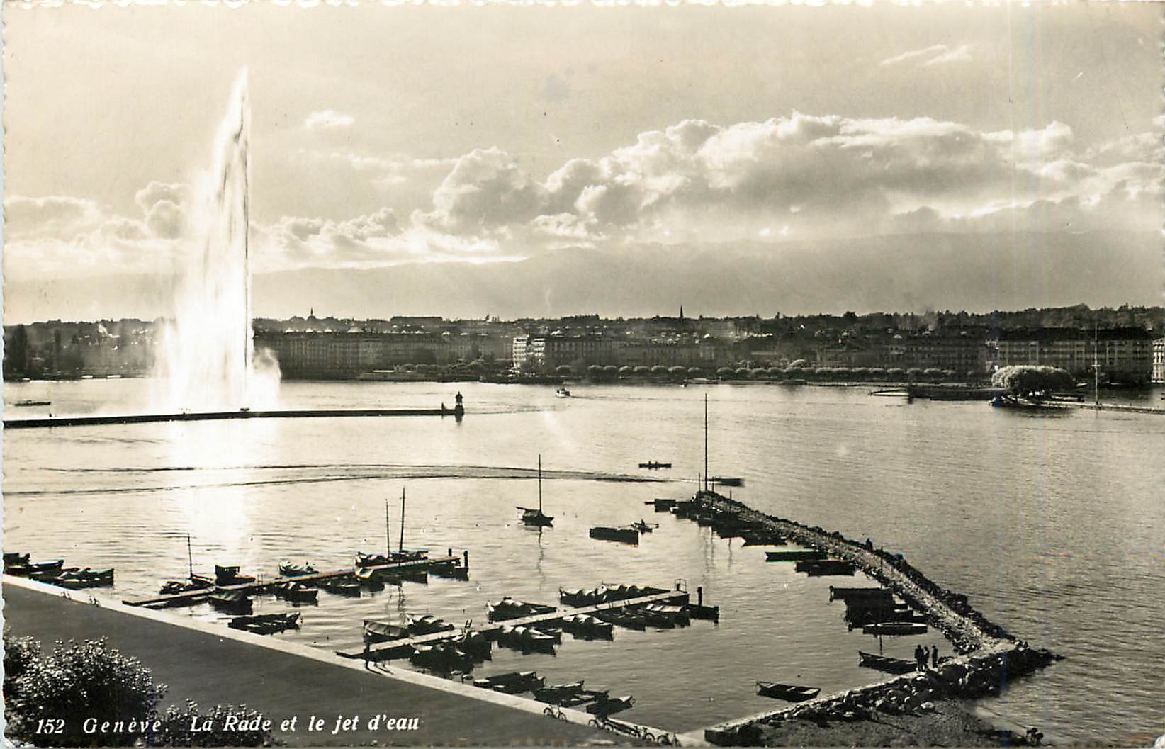 CPA Geneve la Rade et le Jet d'eau 