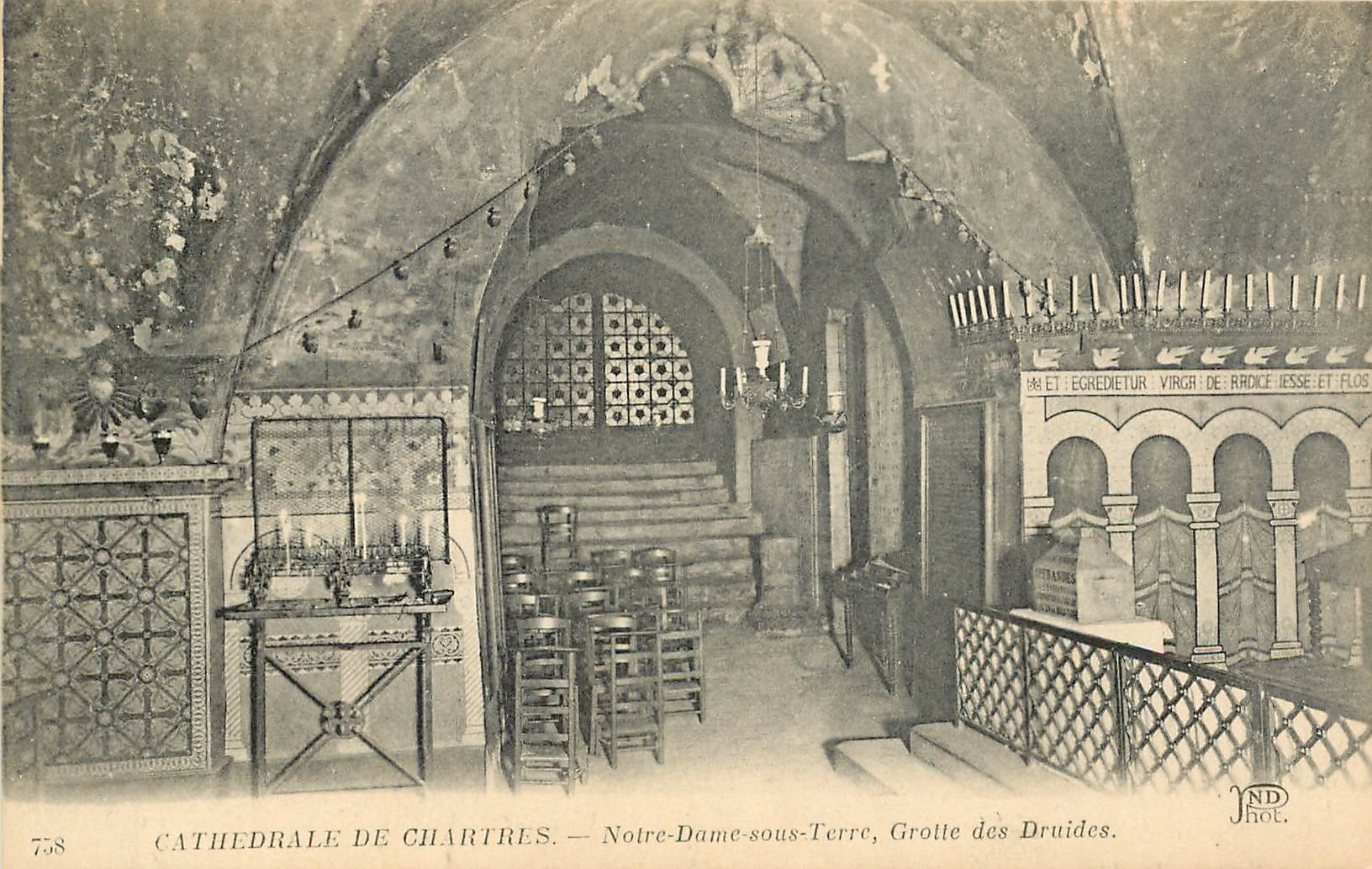 CPA Cathedrale de Chartres Notre Dame sous terre Grotte des Druides 