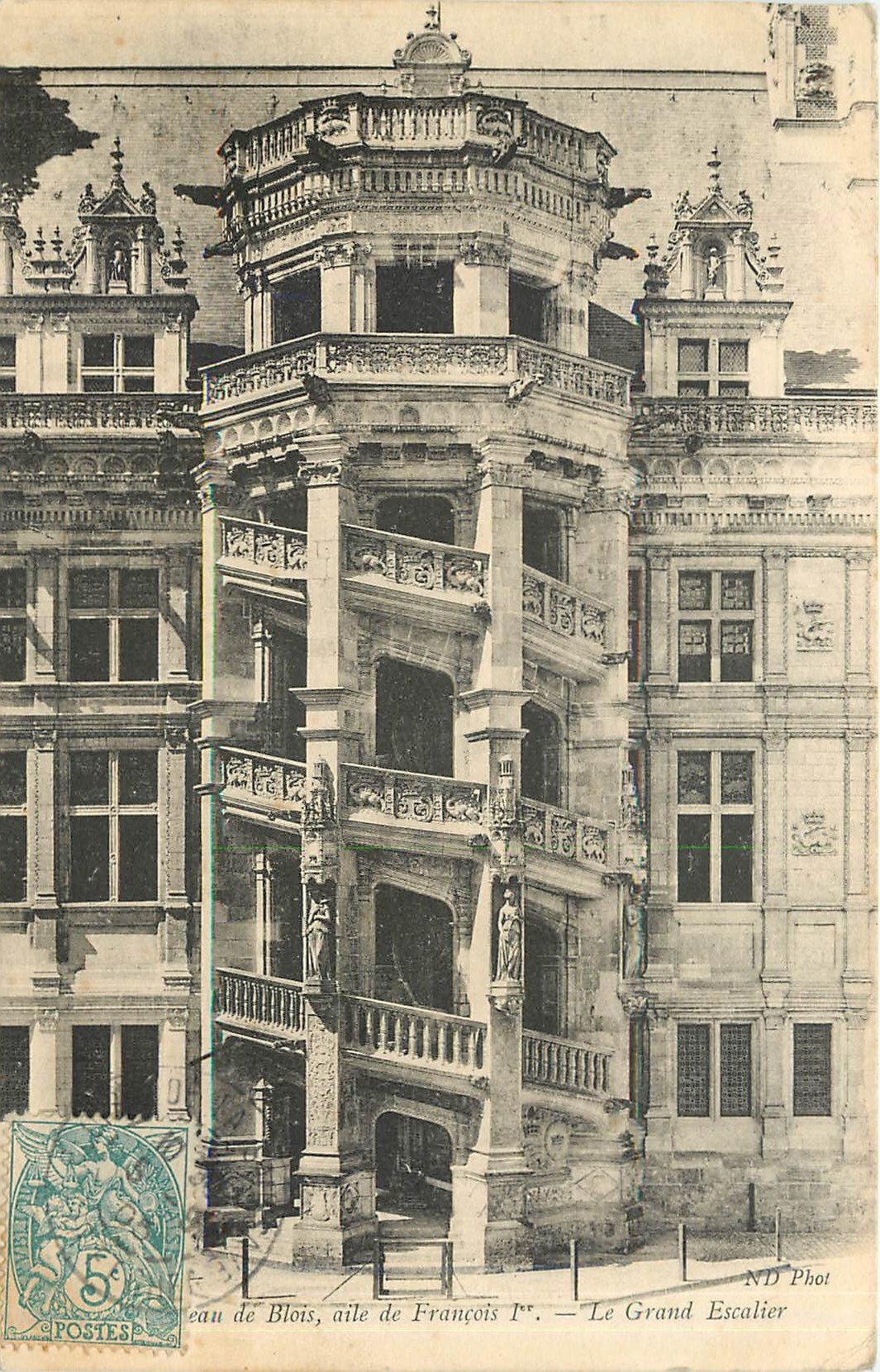 CPA Chateau de Blois Aile de Francois 1er le Grand Escalier 