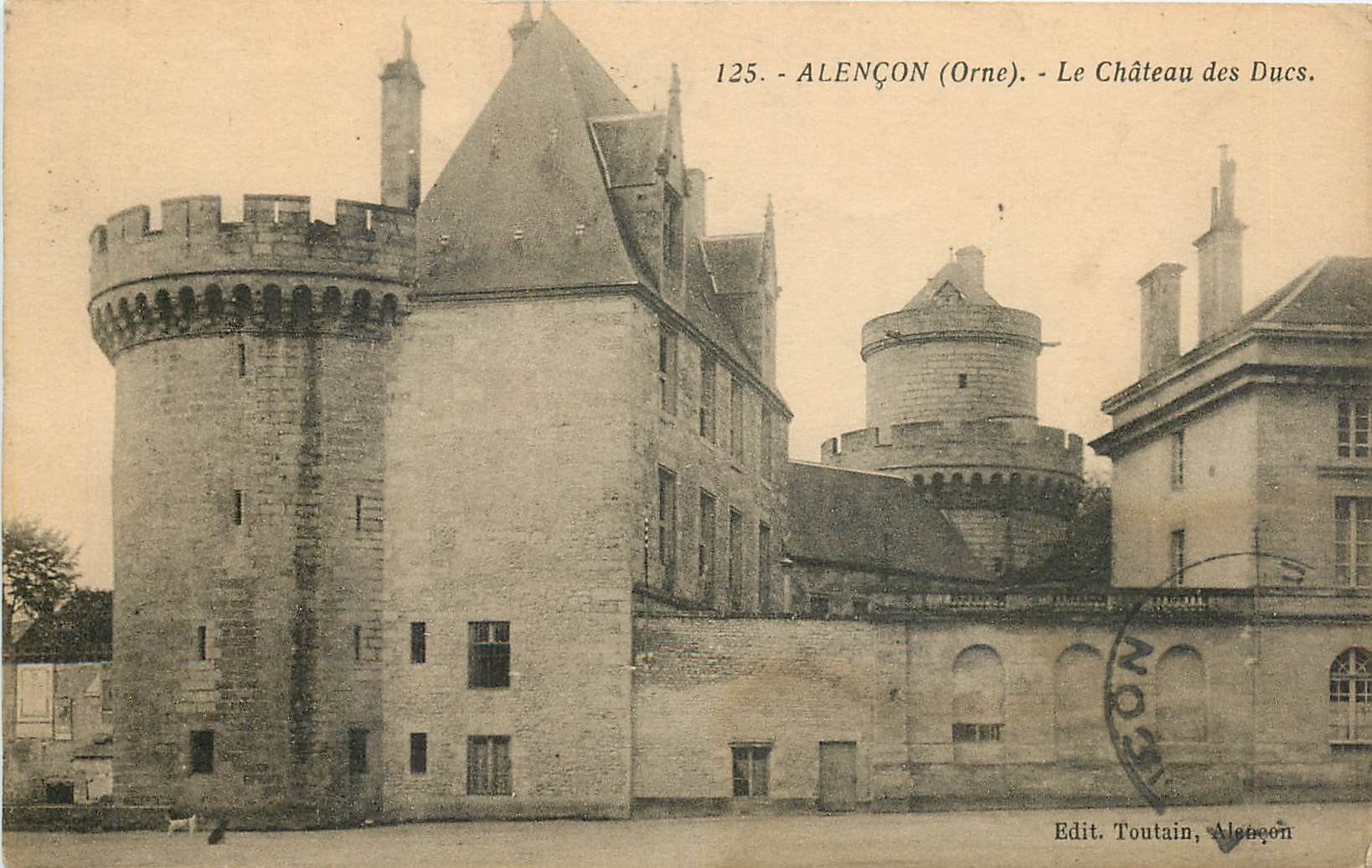 CPA Alencon Orne le Chateau des Ducs 