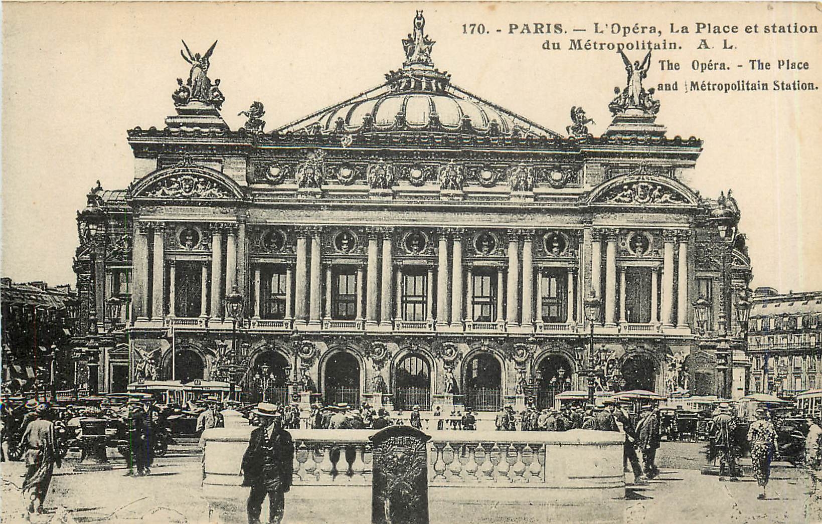 CPA Paris l'Opera la Place et Station du Metropolitain 