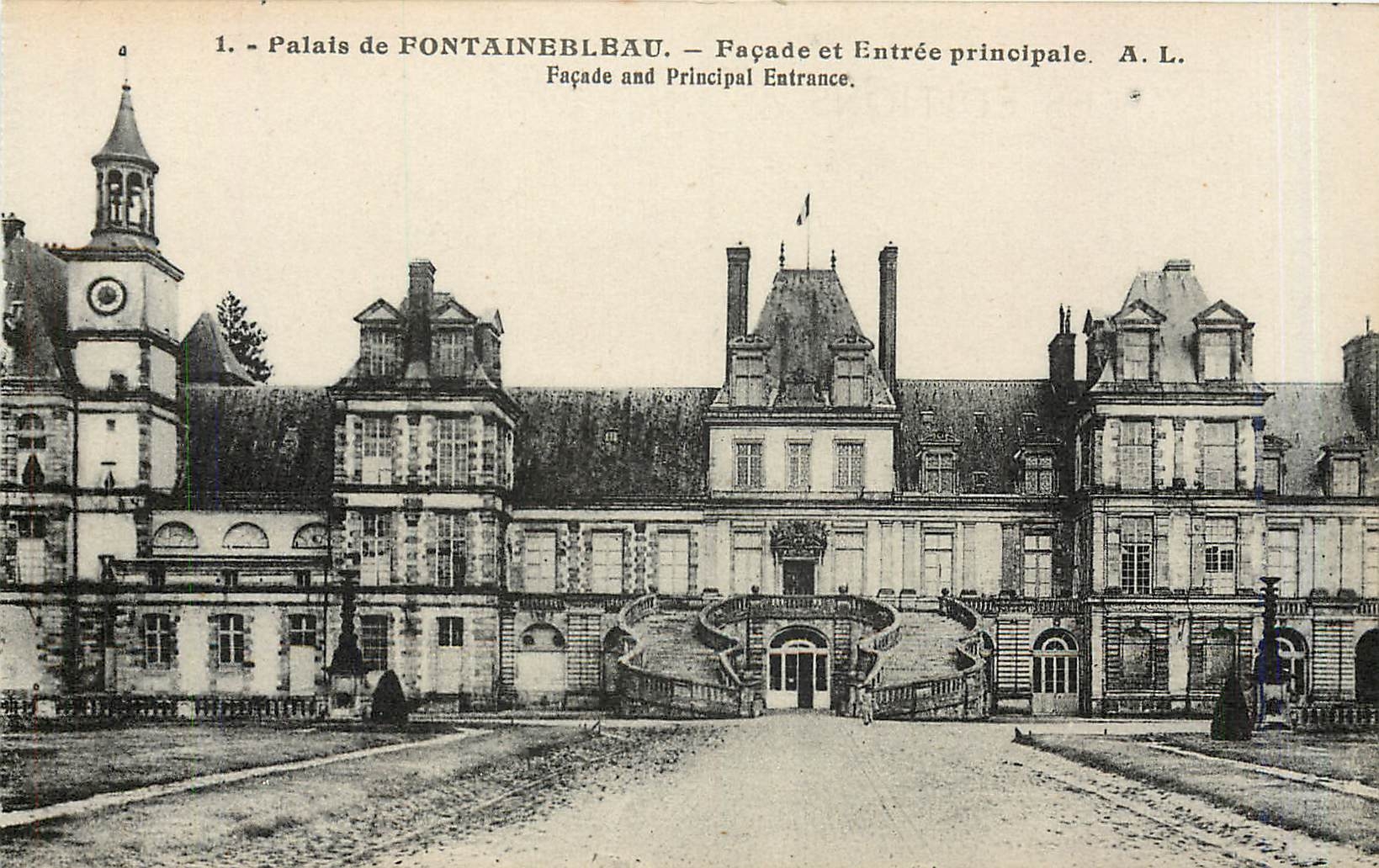 Schloss FONTAINEBLEAU — Fassade und Haupteingang — A. L.