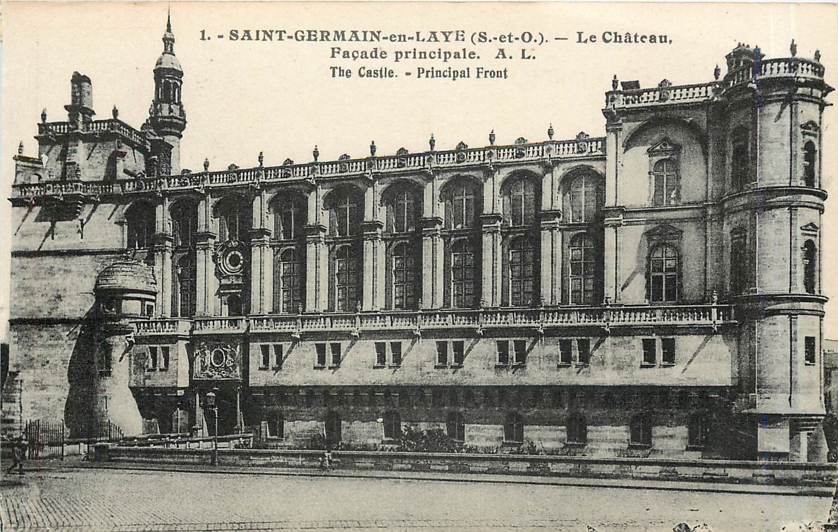 CPA Saint Germain en Laye S et O le Chateau Facade Principale 