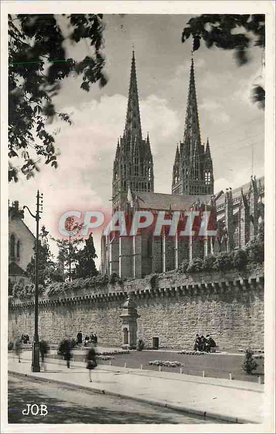 CPA Quimper la Cathedrale et les Forifications 