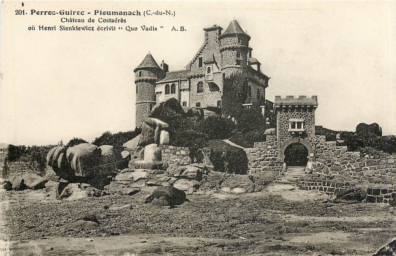 CPA Perros Guirec Ploumanach C du N Chateau de Costaeres 