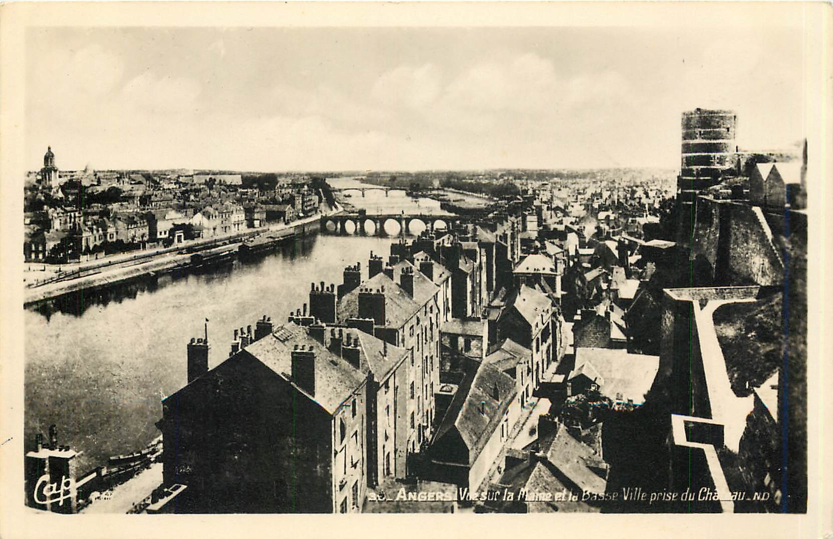 CPA Angers vus sur la basses Ville prise du Chateau 