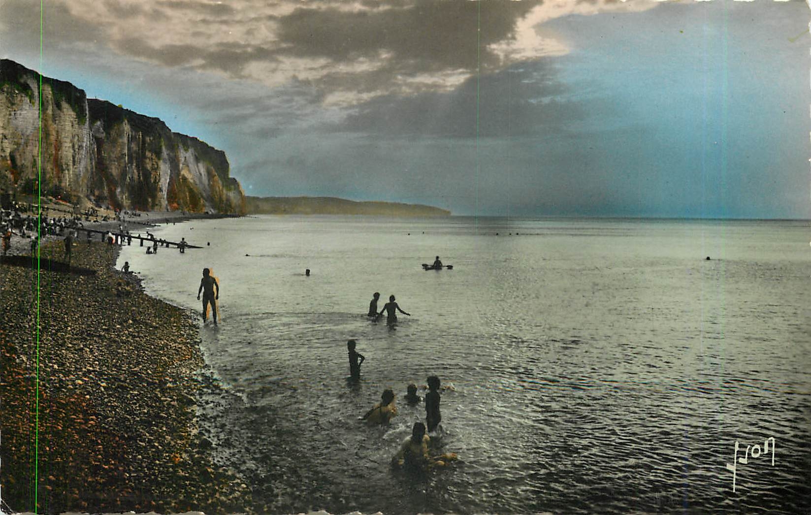 CPM Dieppe Seine Inferieure le Bas fort Blanc a contre Jour 