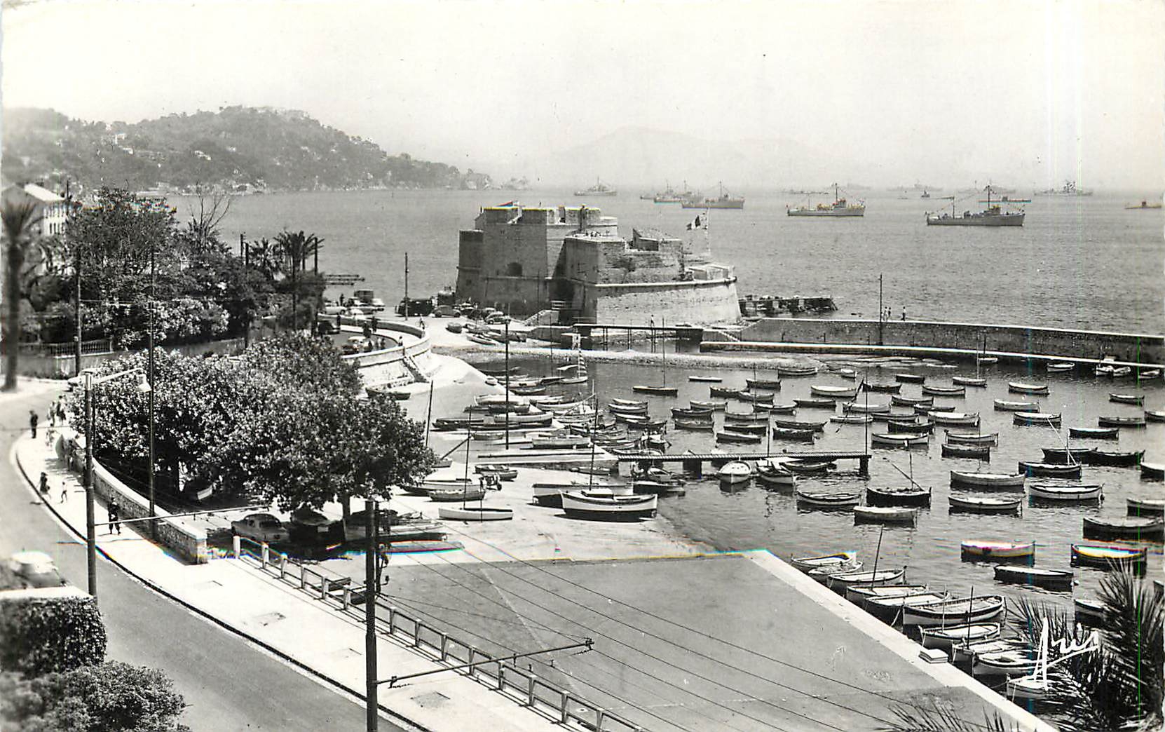 Fort Saint-Louis — L'Escadre dans la Rade de Vignette — Editions ARIS