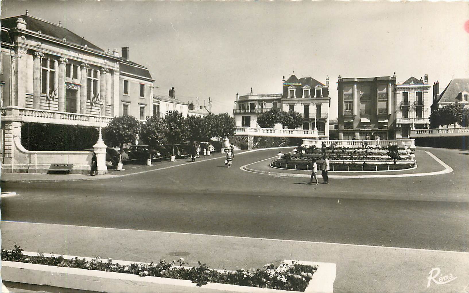 Les Sables-d'Olonne — Place du Palais de Justice — Éditions RÉMA