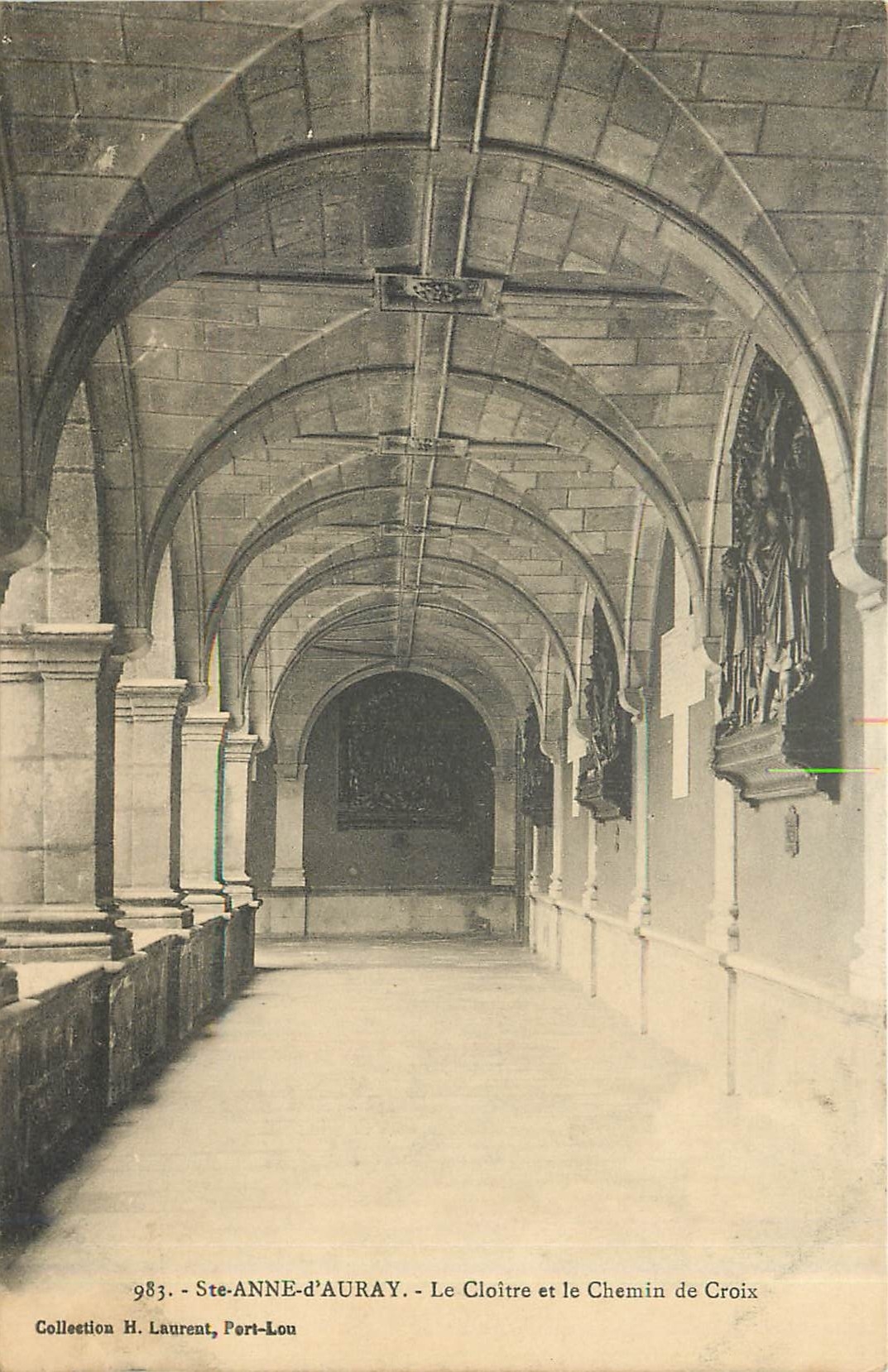 CPA Ste Anne d'Auray le Cloitre et le Chemin de Croix 