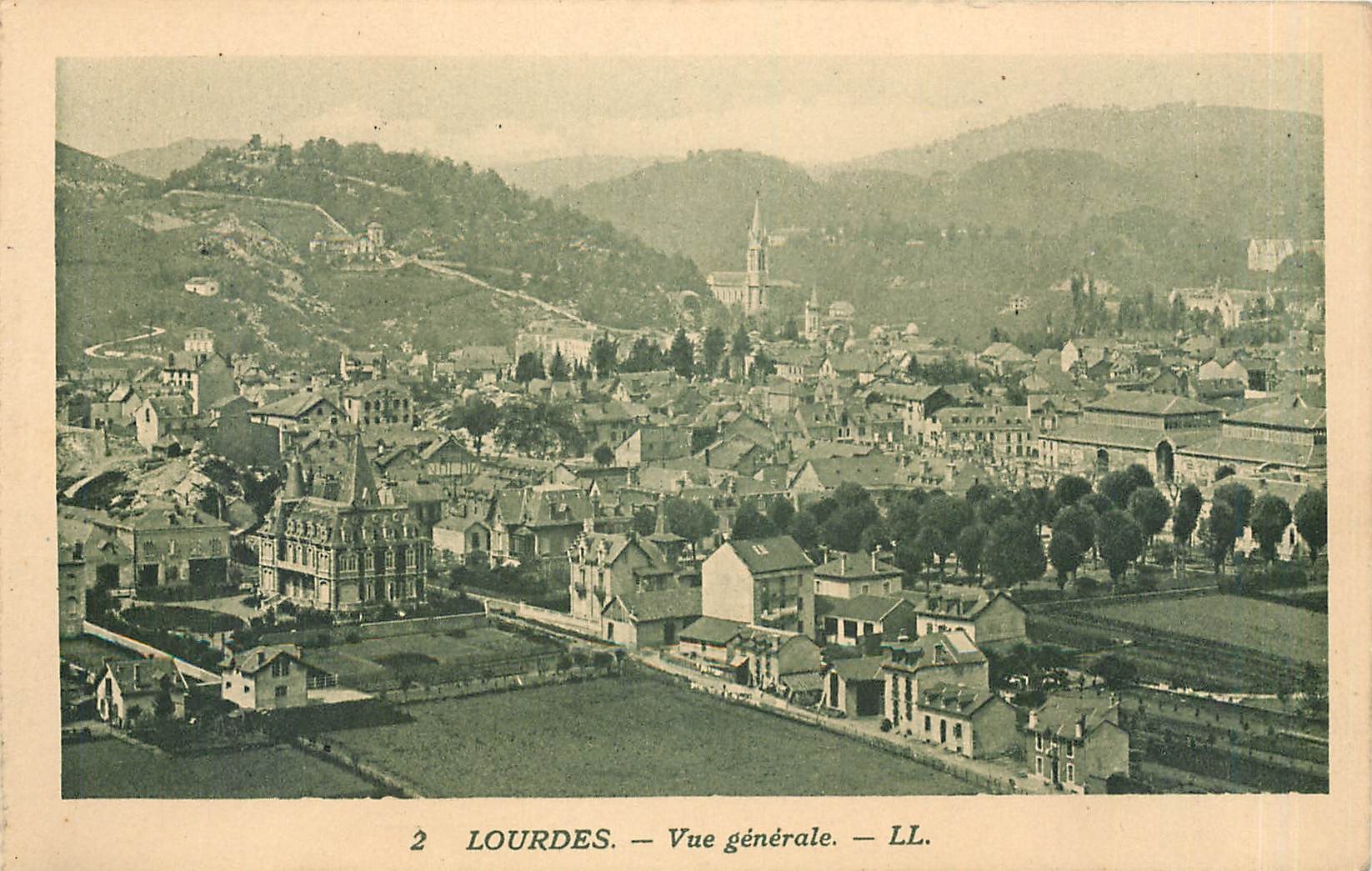 CPA Lourdes vue generale 