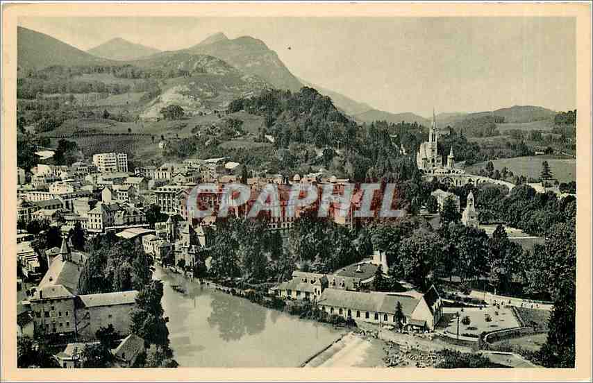 CPA Lourdes vue generale et la Basilique 