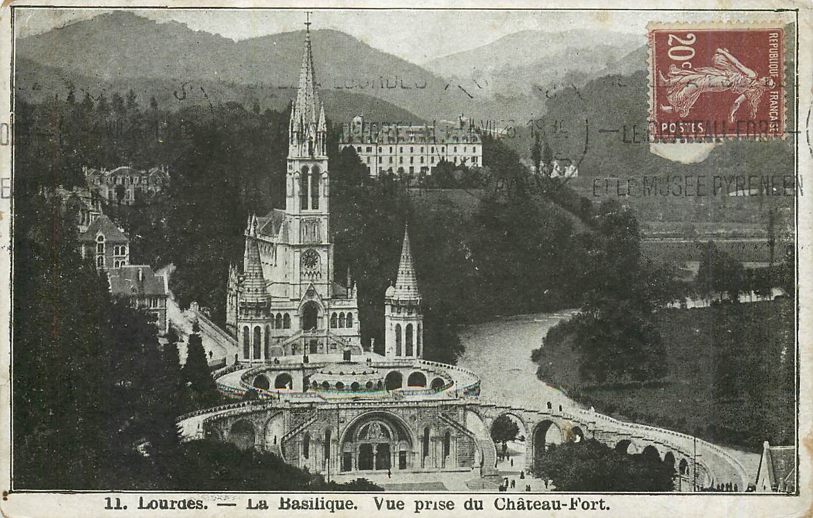 CPA Lourdes la Basilique vue prise du Chateau Fort 