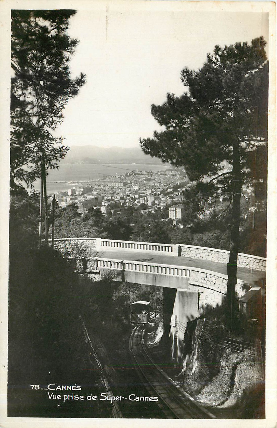 CPA Cannes vue prise de Super Cannes 