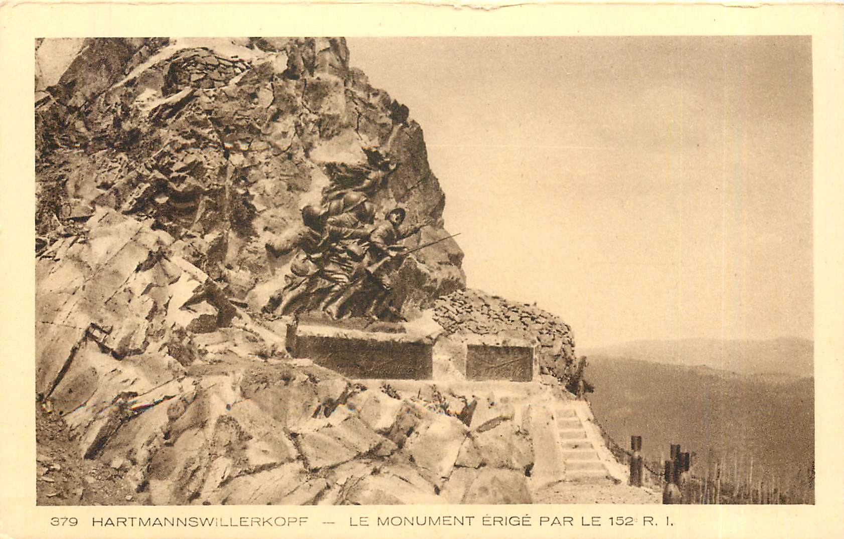 CPA Hartmannswillerkopf le monument erige par le 152 