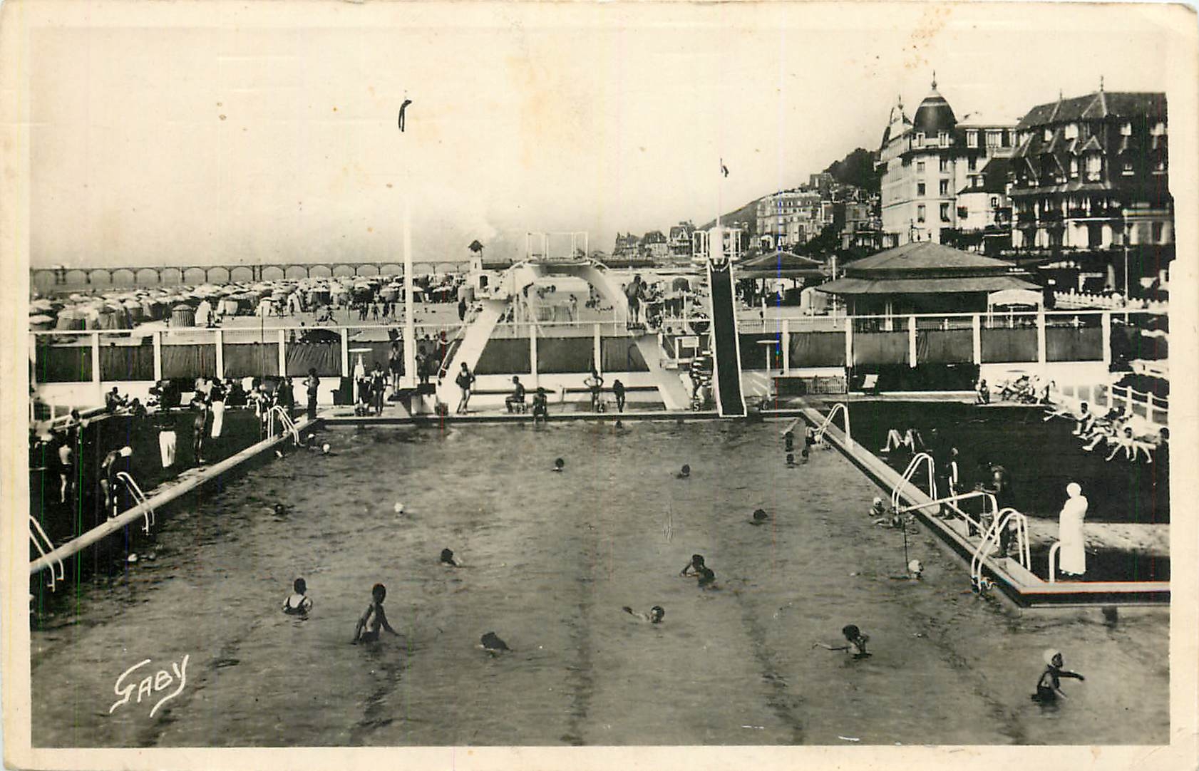 TROUVILLE (Calvados) — 'La Reine des Plages' — La piscine — Éditions Gaby
