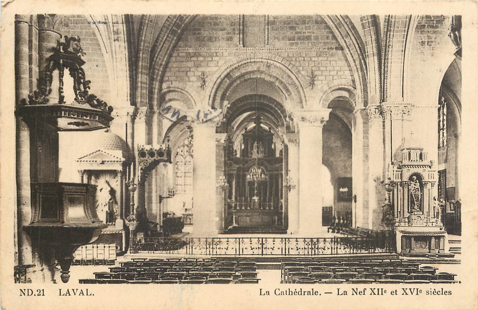 CPA Laval La Cathedrale La Nef XII et XVI siecles 